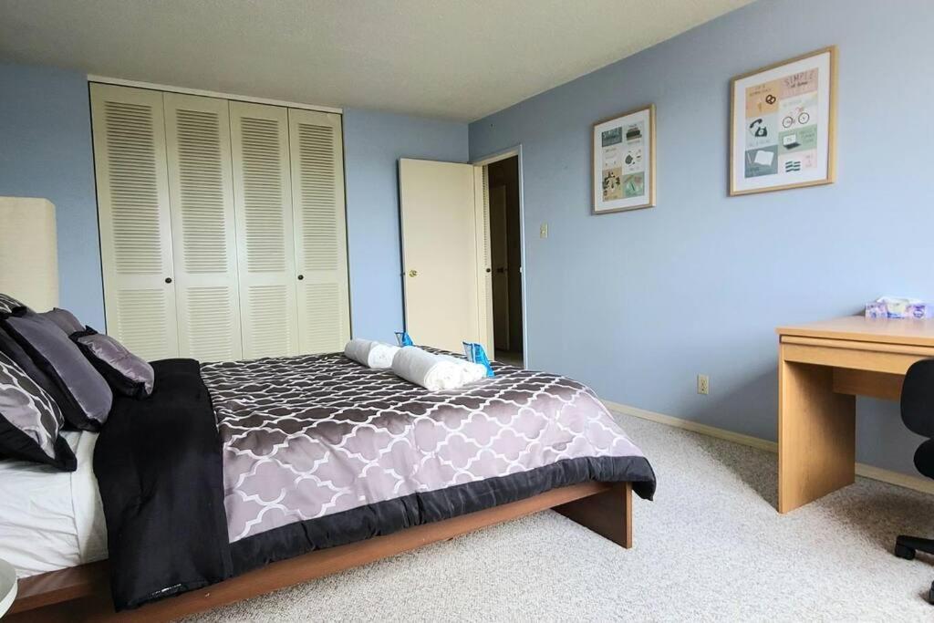 Right Next To West Edmonton Mall With Free Parking Esterno foto
